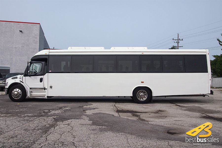 freightliner coach
